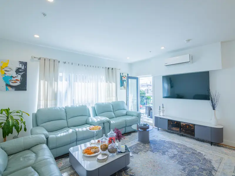 202 2331 KELLY AVENUE - photo 1 of 25