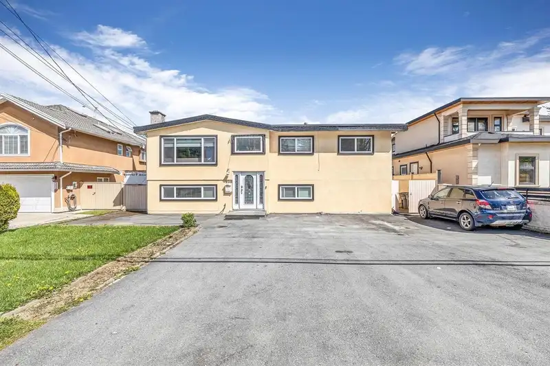 9546 126 STREET - photo 1 of 10
