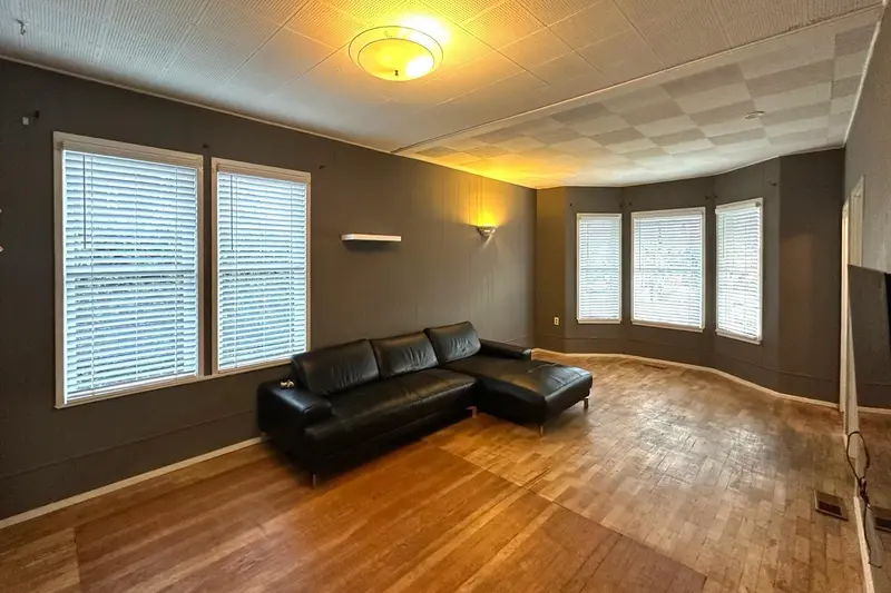 166 E 10TH STREET - photo 4 of 22