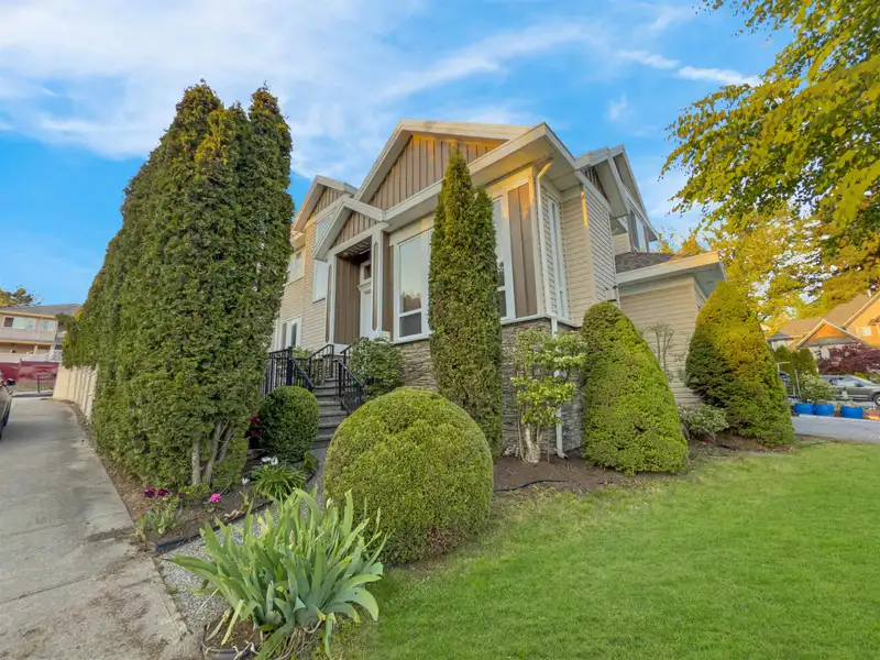 8158 152 STREET - photo 2 of 39