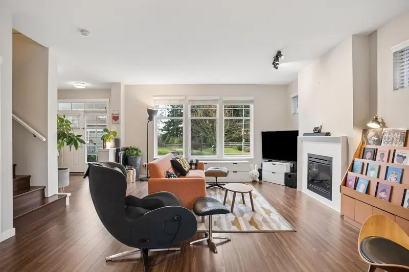 75 10500 DELSOM CRESCENT - photo 4 of 25