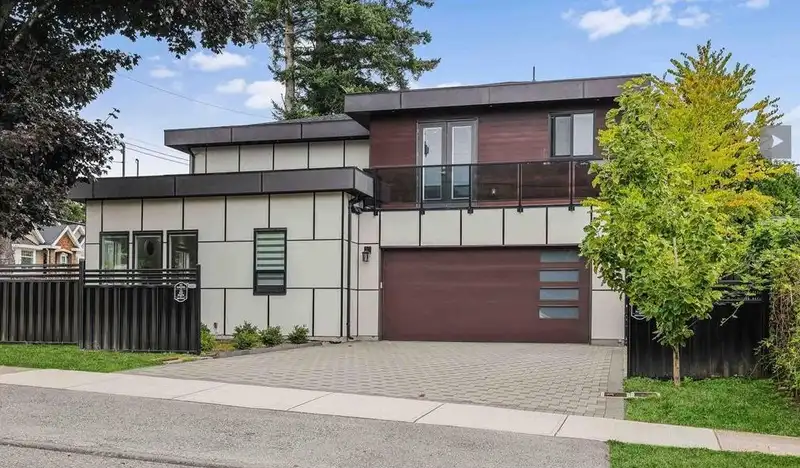 14218 69A AVENUE - photo 3 of 25