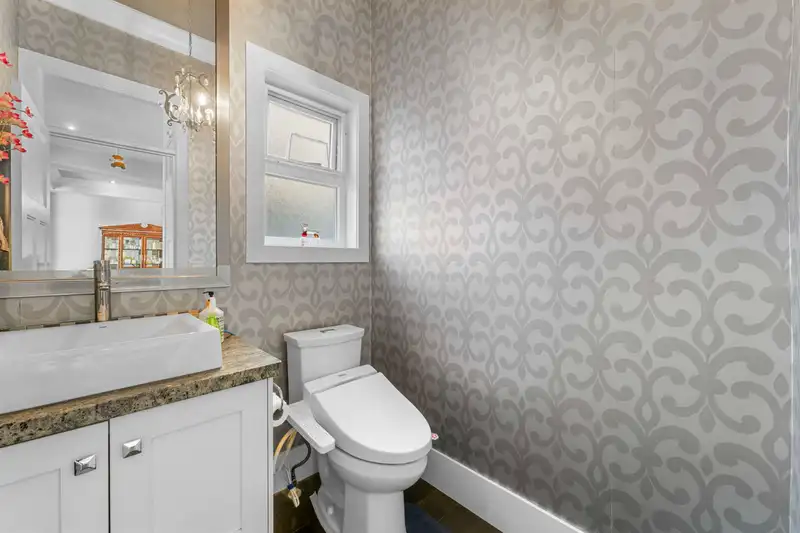 7838 162 STREET - photo 3 of 39