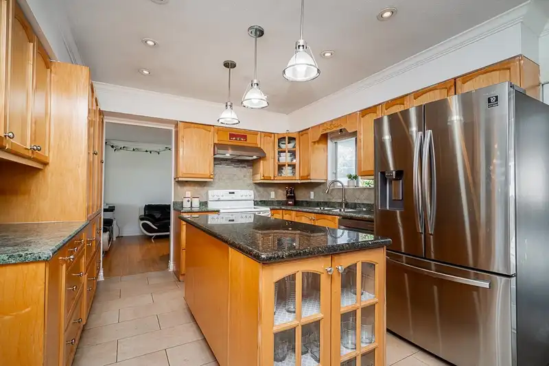 14523 89 AVENUE - photo 3 of 25