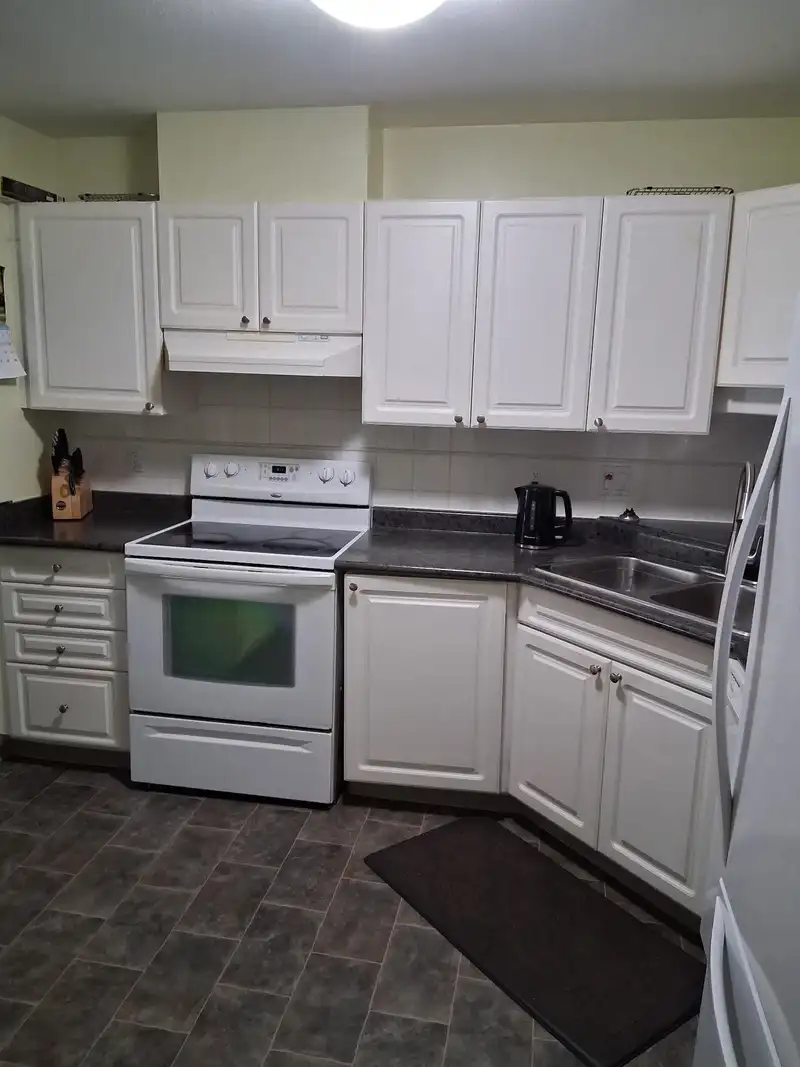 310 9626 148 STREET - photo 4 of 14