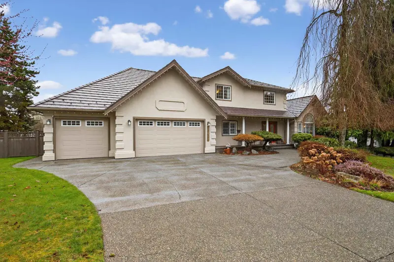 18055 98 AVENUE - photo 1 of 25