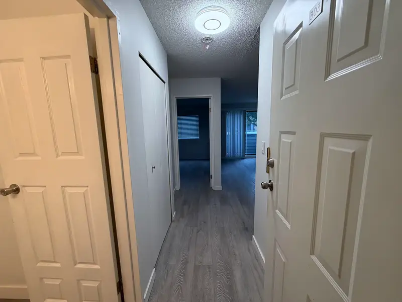 303 1948 COQUITLAM AVENUE - photo 4 of 7