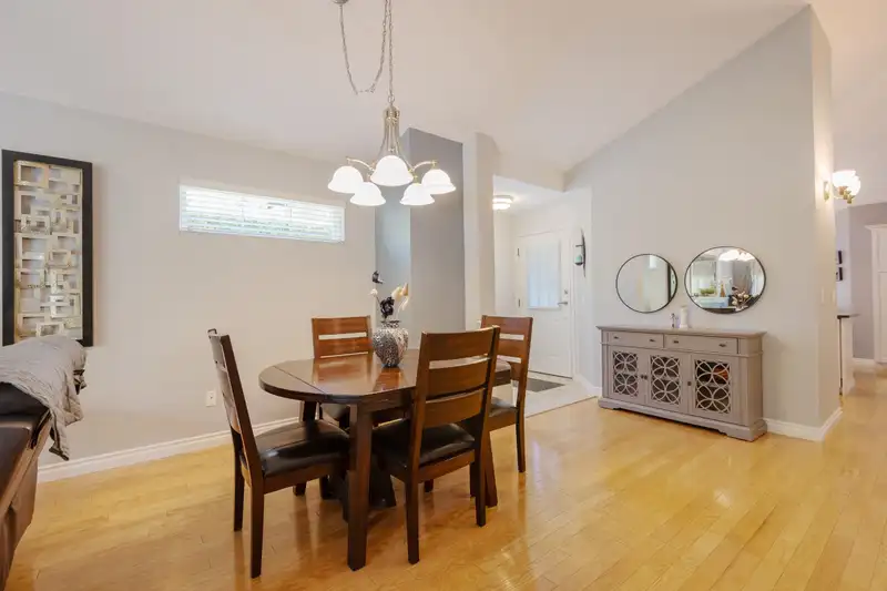 52 17917 68 AVENUE - photo 3 of 25