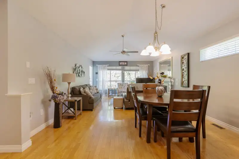 52 17917 68 AVENUE - photo 4 of 25