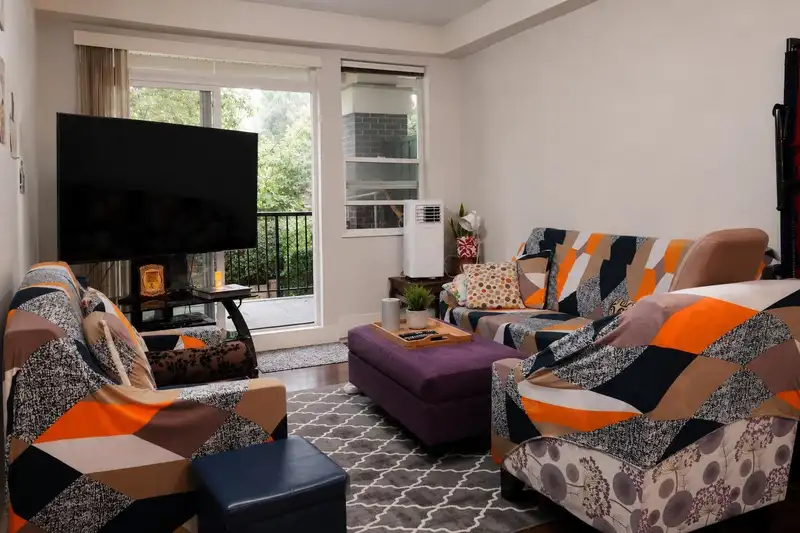 123 9655 KING GEORGE BLVD BOULEVARD - photo 3 of 12