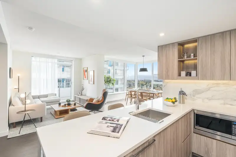 3702 13768 100 AVENUE - photo 3 of 7