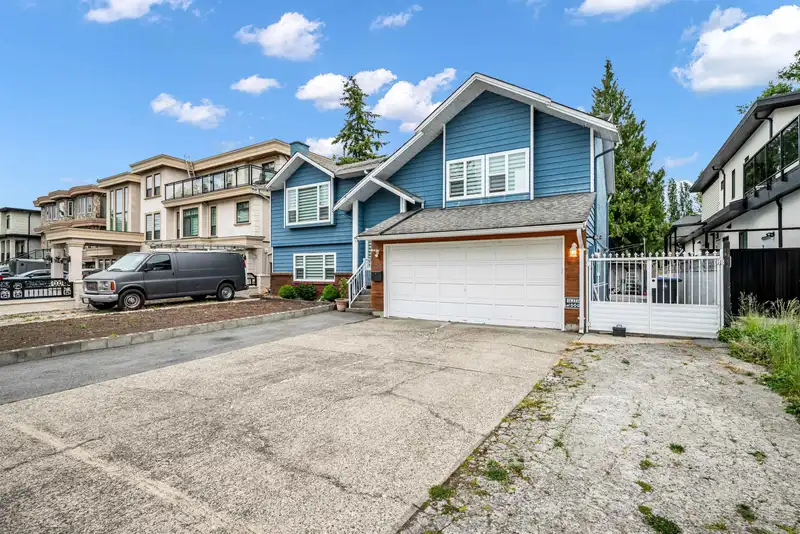 6268 129 STREET - photo 2 of 25