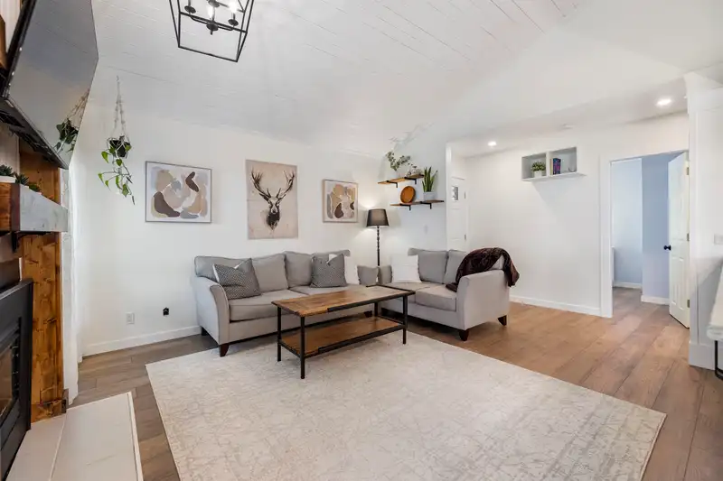 6181 W GREENSIDE DRIVE - photo 4 of 29