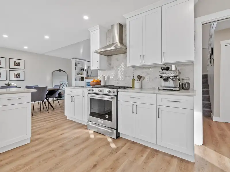 6323 171A STREET - photo 1 of 40