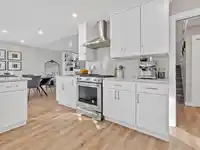 6323 171A STREET - thumbnail 2