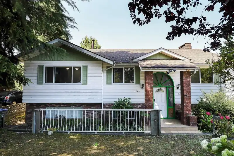 11243 136 STREET - photo 1 of 37