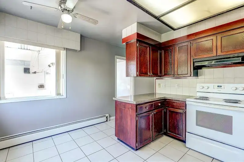 11243 136 STREET - photo 4 of 37