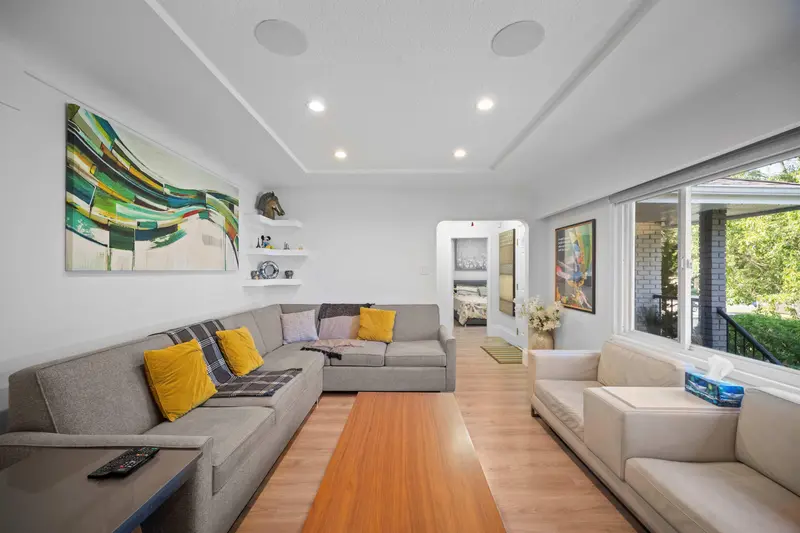 6978 MCKINNON STREET - photo 3 of 25