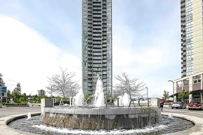 3008 13618 100 AVENUE - photo 1 of 19