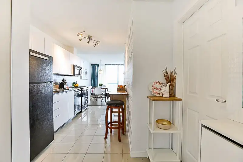 3008 13618 100 AVENUE - photo 2 of 19