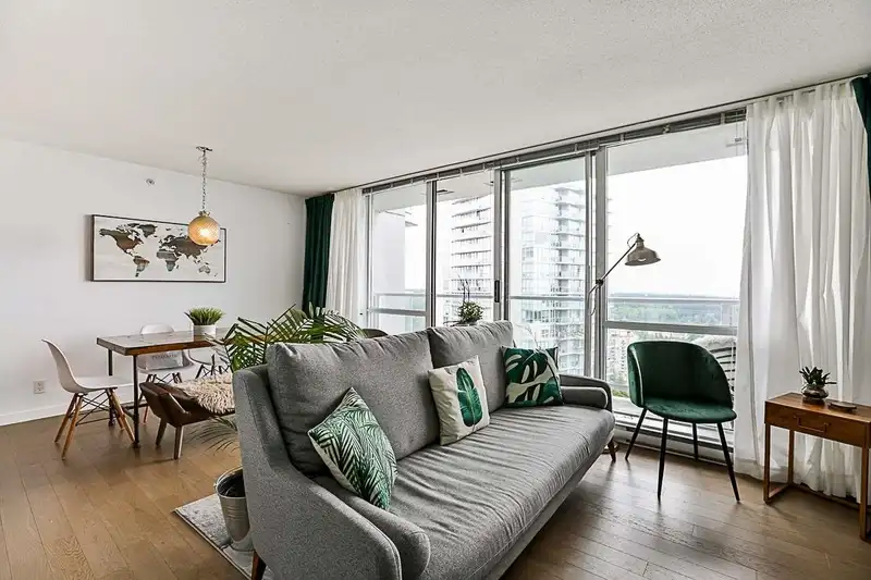 3008 13618 100 AVENUE - photo 3 of 19