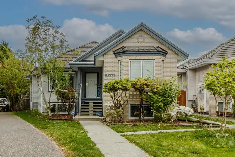 12773 67 AVENUE - photo 1 of 29