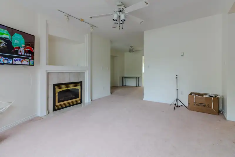 12773 67 AVENUE - photo 4 of 29