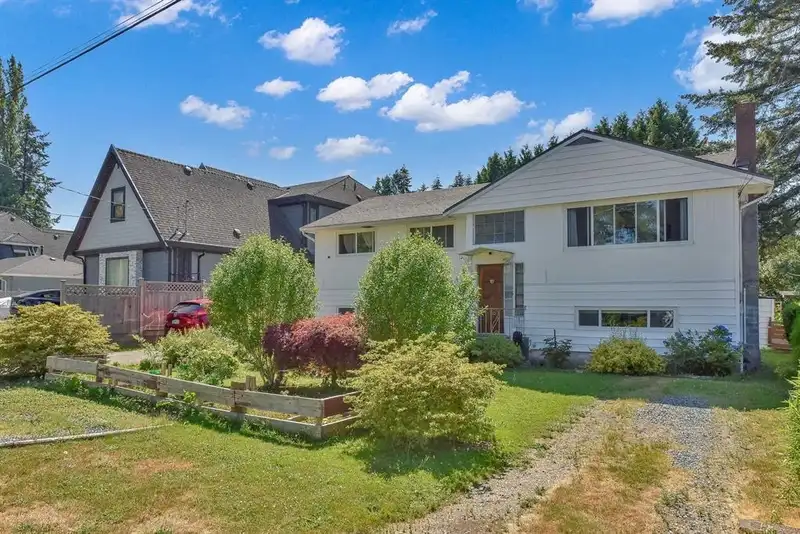 11059 146A STREET - photo 2 of 29