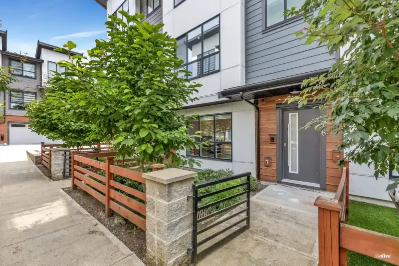 76 7177 194A STREET - photo 1 of 25