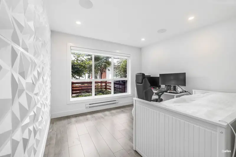 76 7177 194A STREET - photo 4 of 25