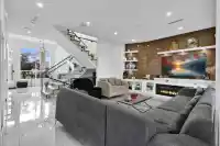 6342 150A STREET - thumbnail 9