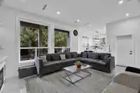 6342 150A STREET - thumbnail 10