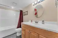 8333 167A STREET - thumbnail 34