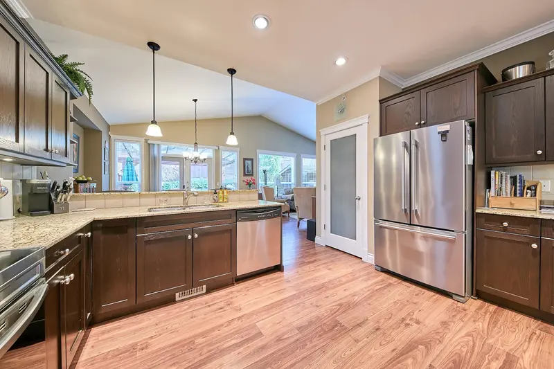 23645 133 AVENUE - photo 4 of 25