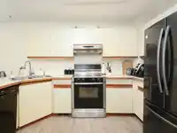 18 8250 121A STREET - thumbnail 12