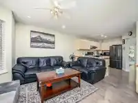 18 8250 121A STREET - thumbnail 9