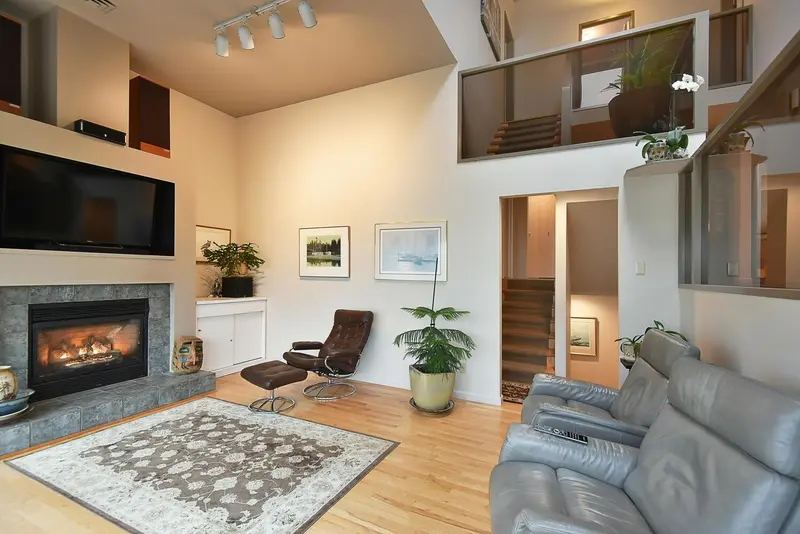 7 5471 SECRET COVE ROAD - photo 4 of 25