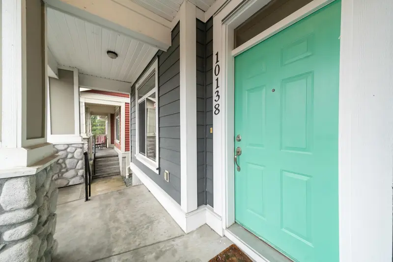 10138 240 STREET - photo 4 of 25