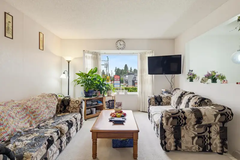 12806 68 AVENUE - photo 4 of 23