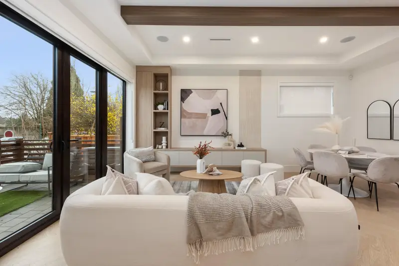 1 3391 VICTORIA DRIVE - photo 3 of 25