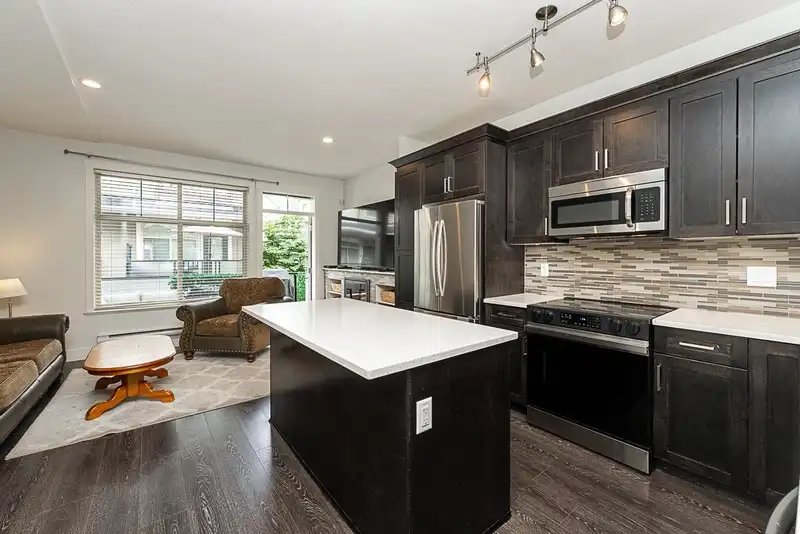 124 19525 73 AVENUE - photo 4 of 25