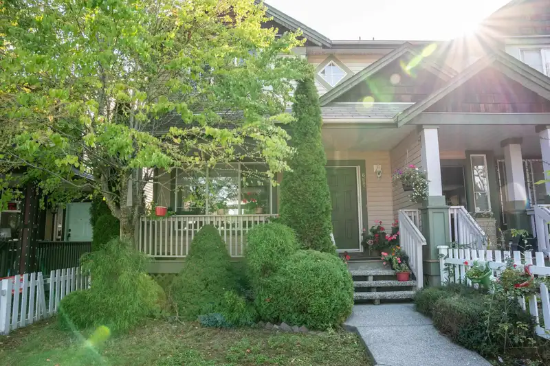 6682 184 STREET - photo 2 of 33