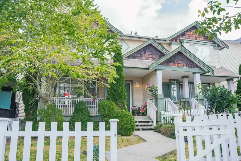 6682 184 STREET - photo 3 of 33