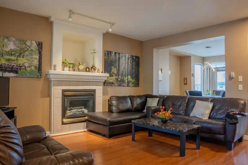 6682 184 STREET - photo 4 of 33