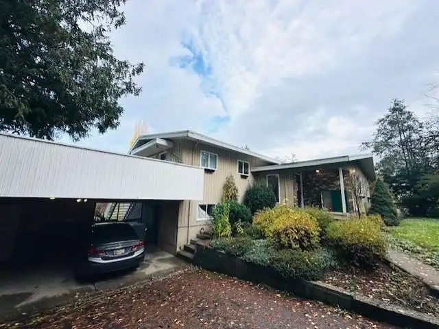 18351 74 AVENUE - photo 3 of 15