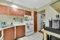 92 10752 GUILDFORD DRIVE - thumbnail 17