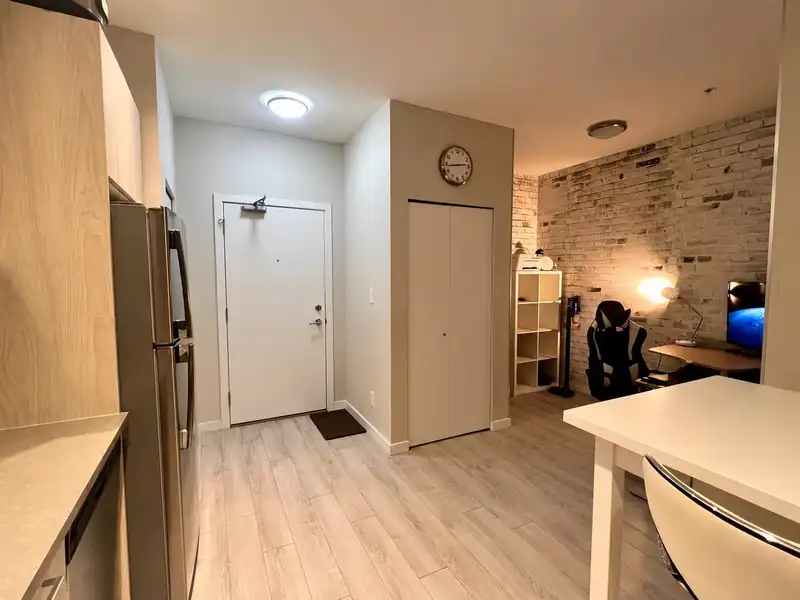 514 13768 108 AVENUE - photo 4 of 9