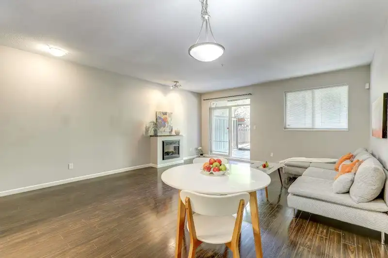 6 10058 153 STREET - photo 4 of 25