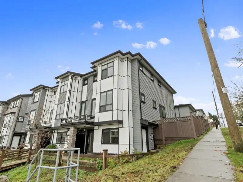 14002 60A AVENUE - photo 2 of 25