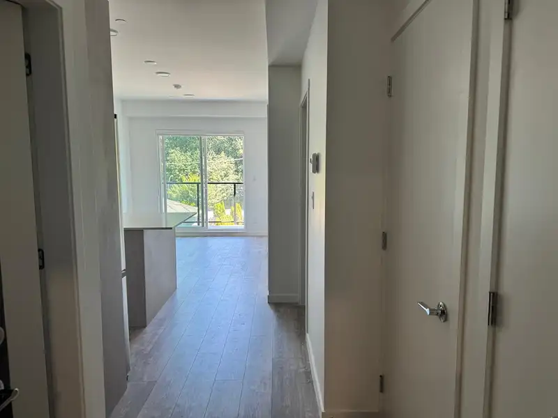 516 13969 96 AVENUE - photo 3 of 34